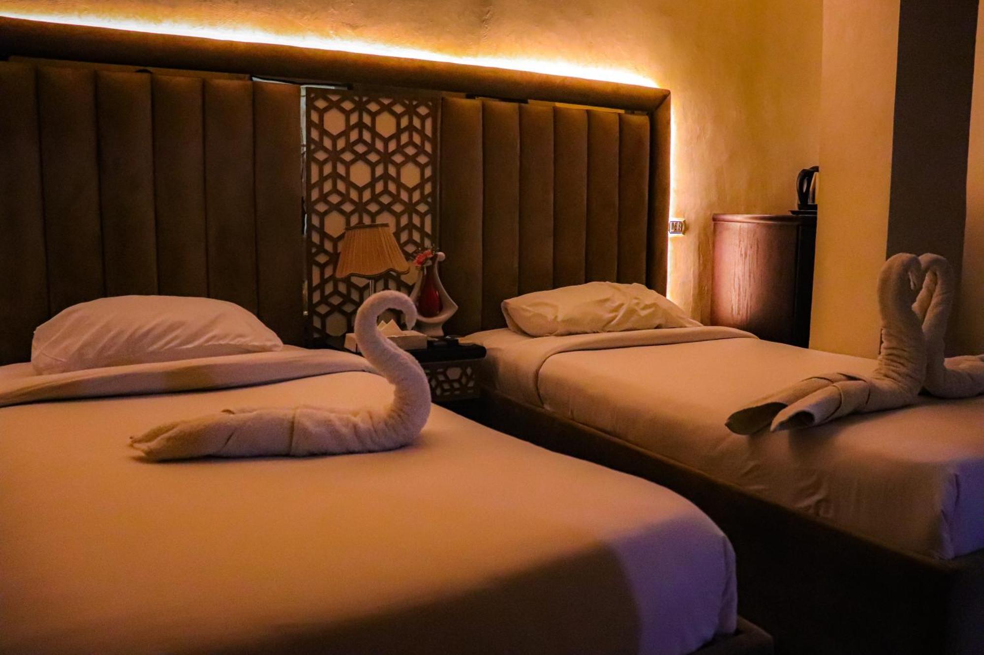 Golden Pyramids Inn Kafrat al Jabal Exterior foto