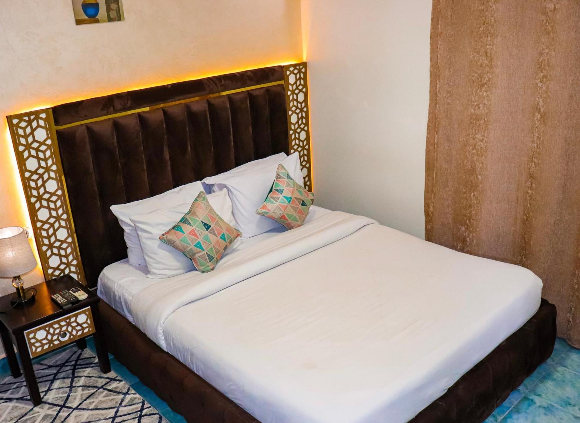 Golden Pyramids Inn Kafrat al Jabal Exterior foto