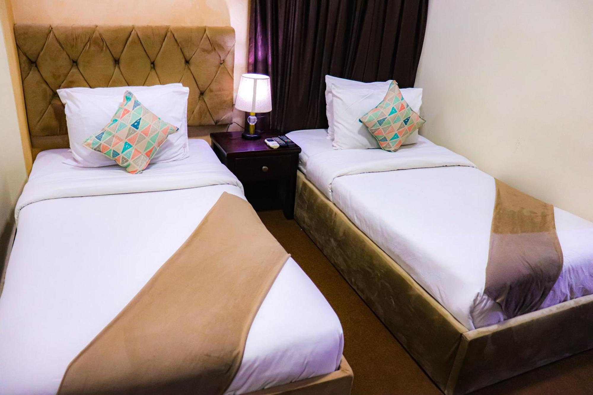 Golden Pyramids Inn Kafrat al Jabal Exterior foto