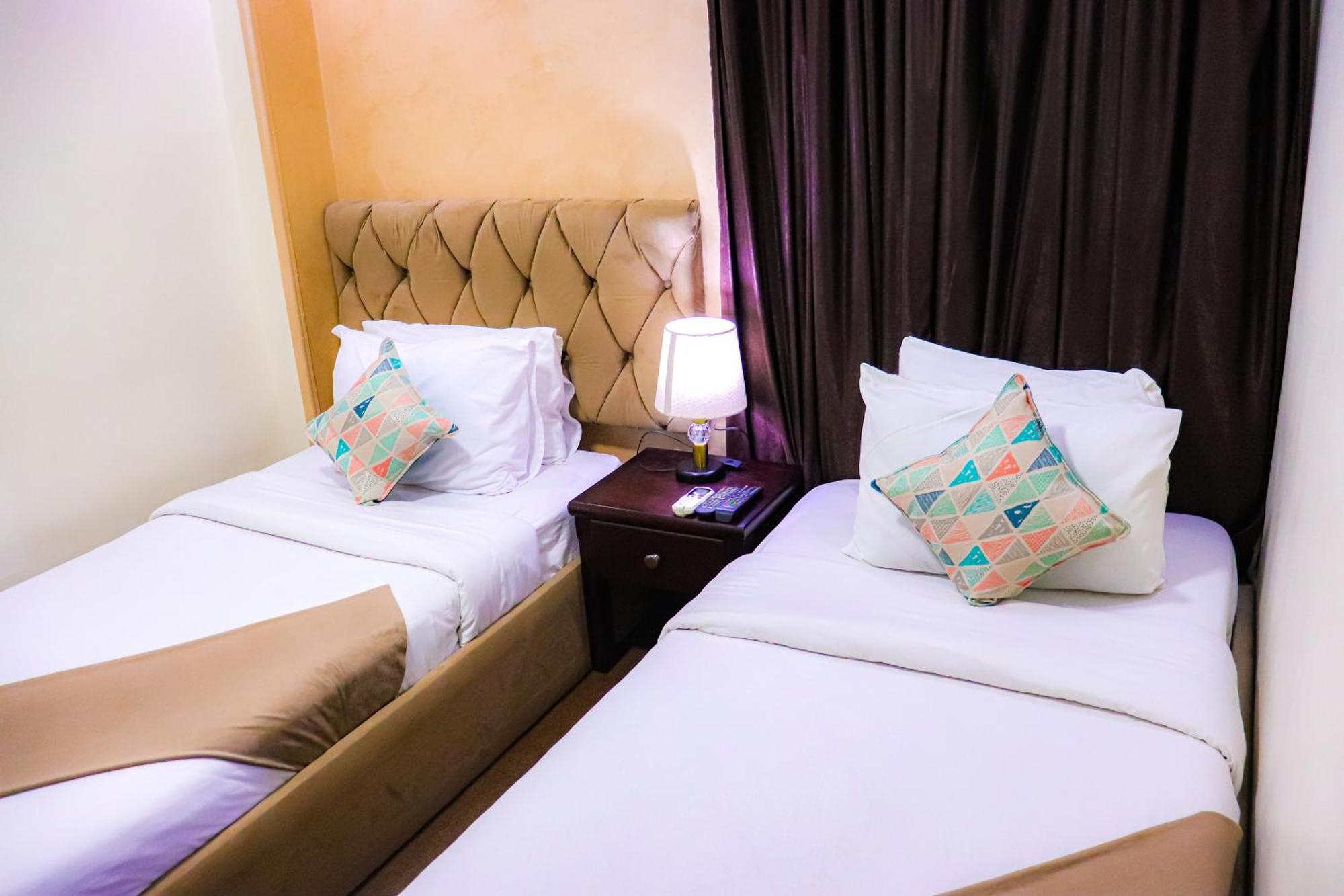 Golden Pyramids Inn Kafrat al Jabal Exterior foto