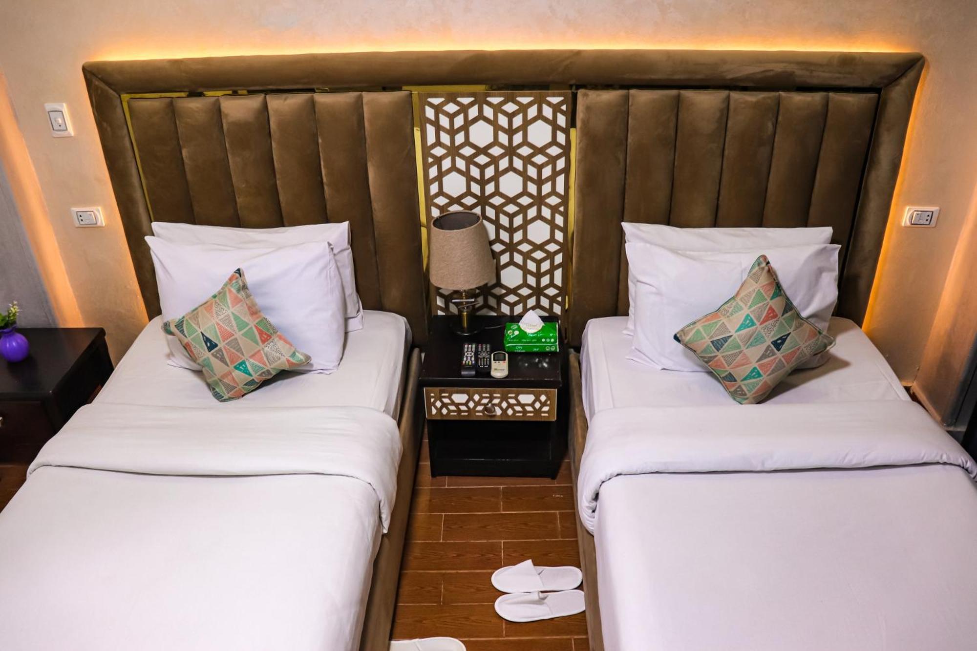 Golden Pyramids Inn Kafrat al Jabal Exterior foto